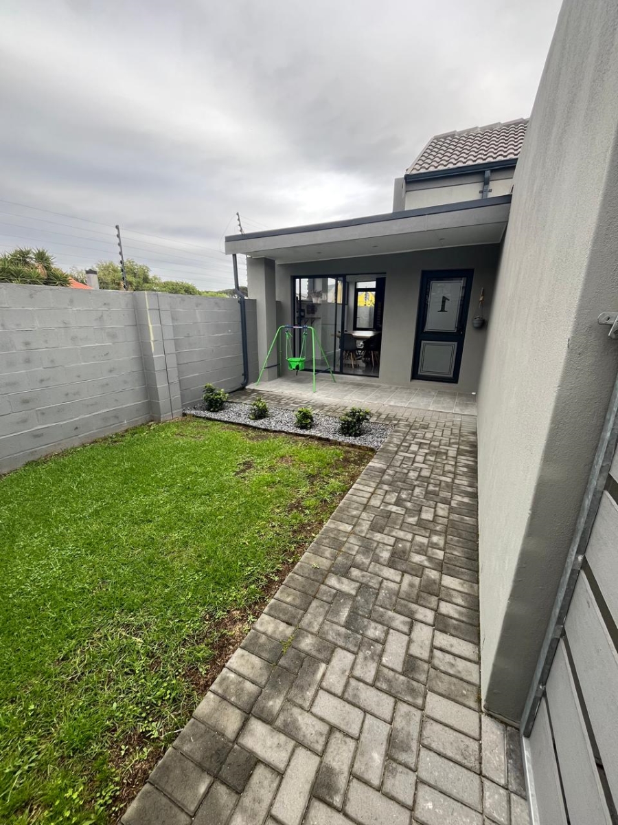 2 Bedroom Property for Sale in Anchorage Park Western Cape